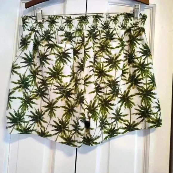 Briggs Women's Linen Blend Tropical Pull-on Shorts |® Size Medium - Picture 2 of 4